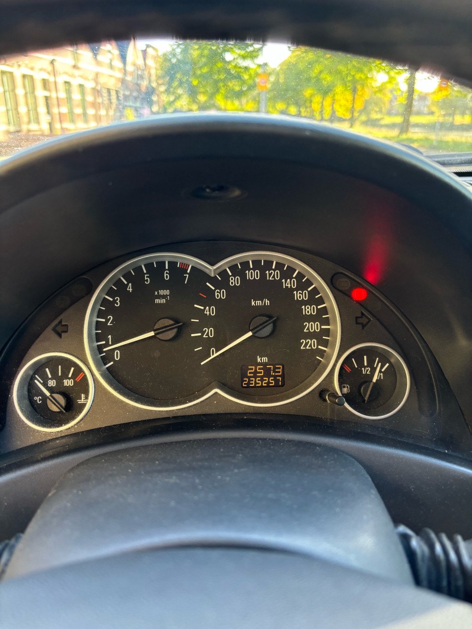 Opel Corsa 1.2 16V 3D 2003 Grijs
