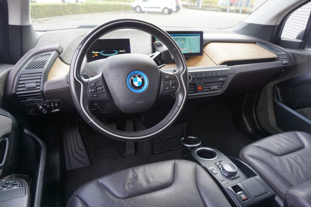 BMW I3 basis comfort 22 kwh 1e eigenaar - automaat - airco / navi / cruise