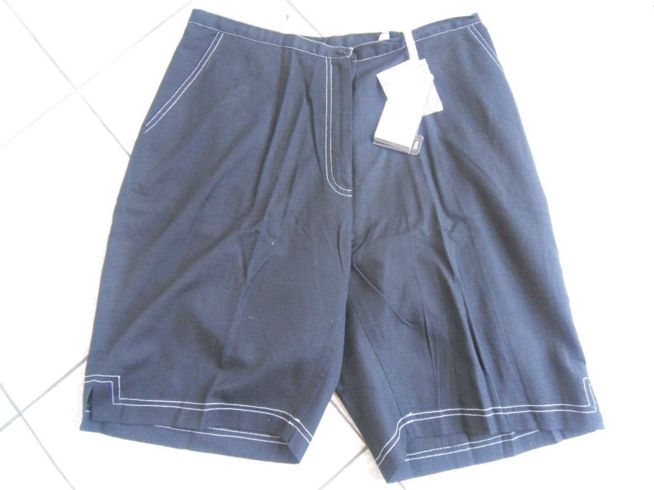 NIEUWE DAMES KORTEBROEK MAAT 48