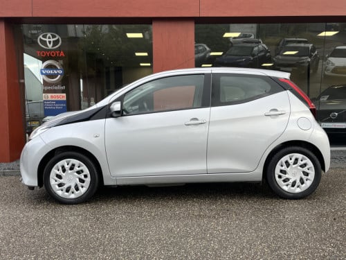 Toyota Aygo 1.0 vvt-i x-fun | airco | radio | bluetooth