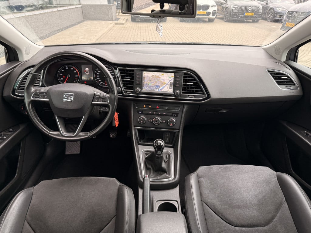 Seat Leon 1.0 ecotsi style connect | pano | camera | apple carplay | trekha
