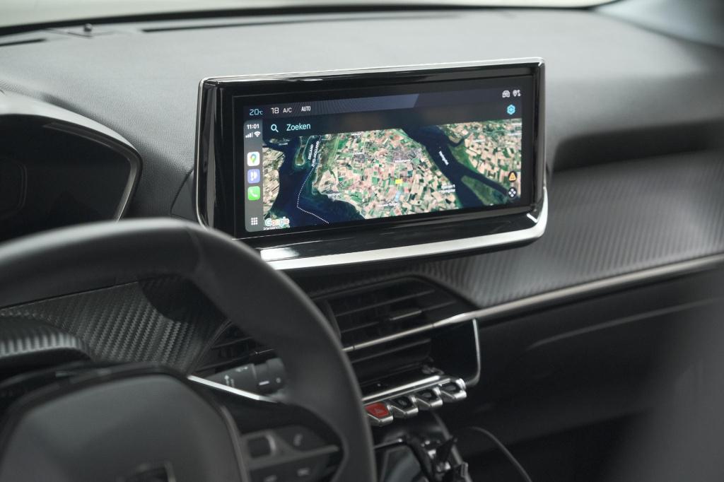 Peugeot 208 puretech 100 allure | parkeersensoren | navigatie | apple carpl