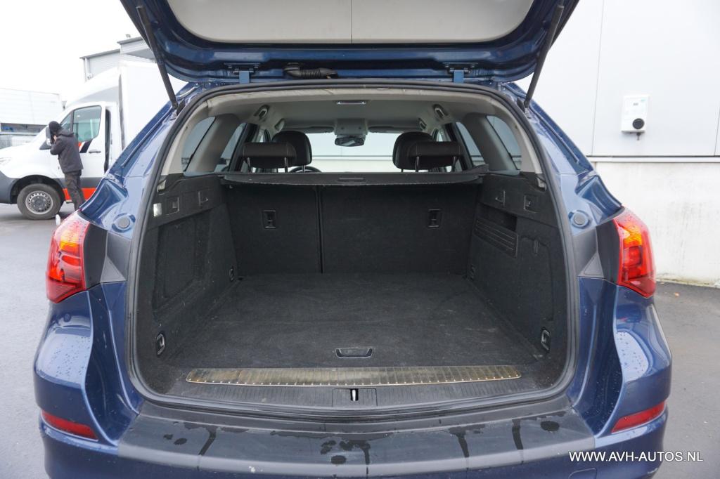 Opel Astra sports tourer 1.4 turbo sport