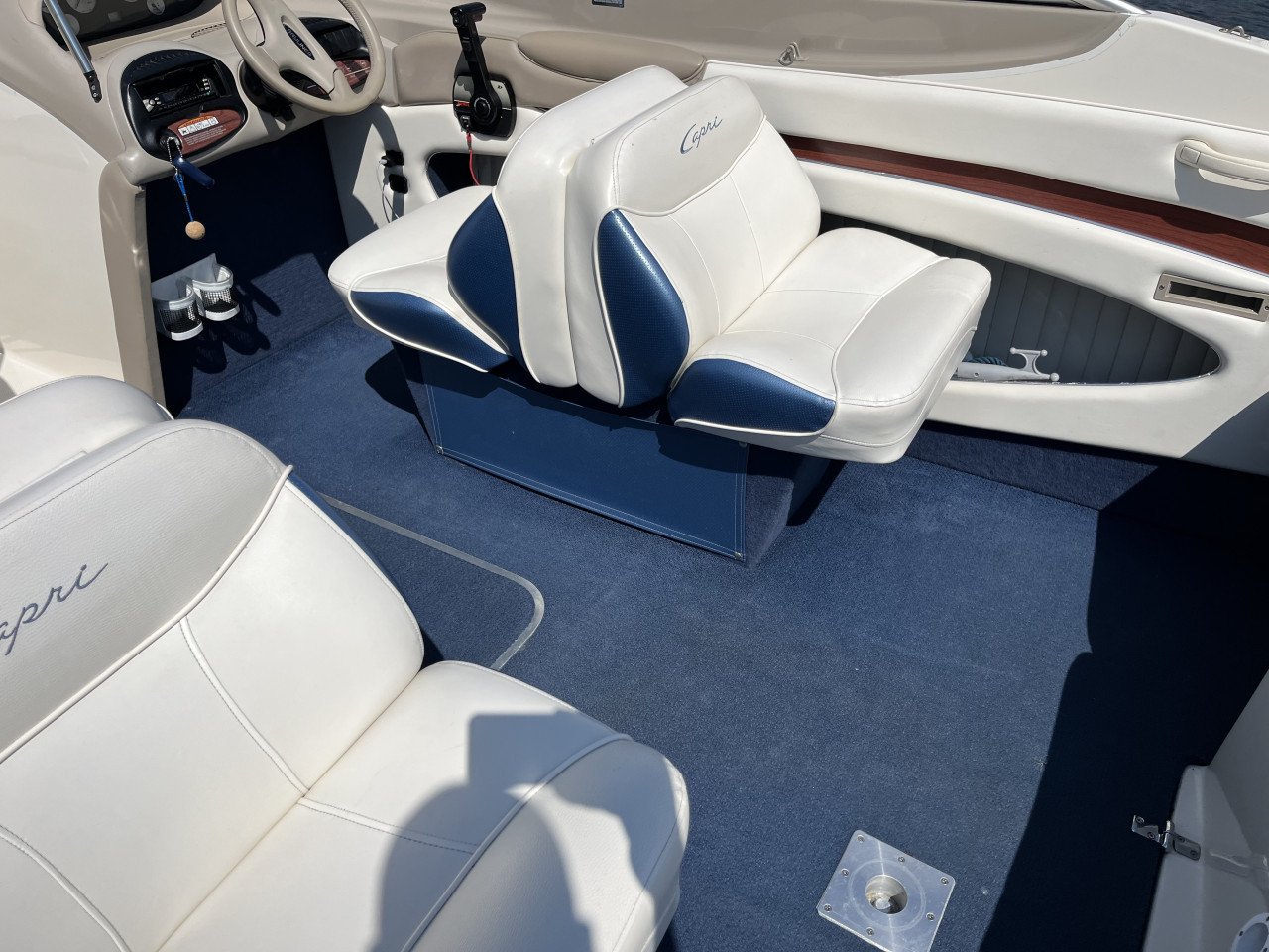 Bayliner Capri 235LX V8 5lit 220pk incl nieuwe trailer (2021)
