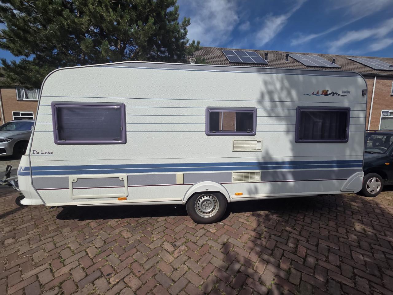 Hobby de luxe 495 met voortent en duitse papieren