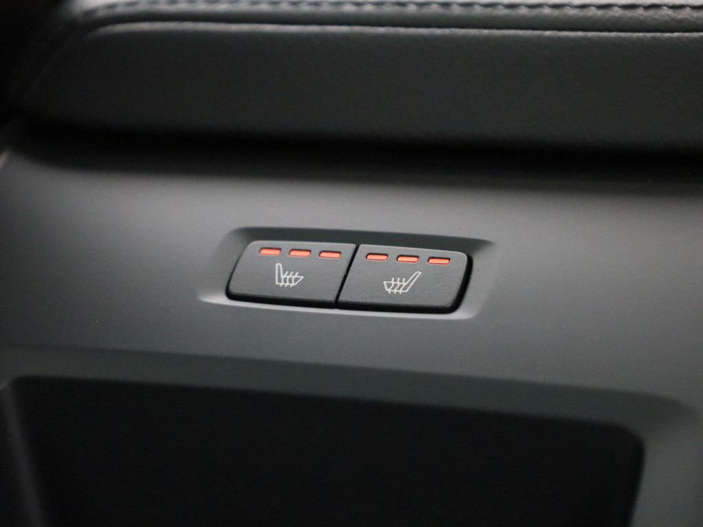 Volvo XC60 2.0 t6 plug-in hybrid awd core bright | long range | navigatie |