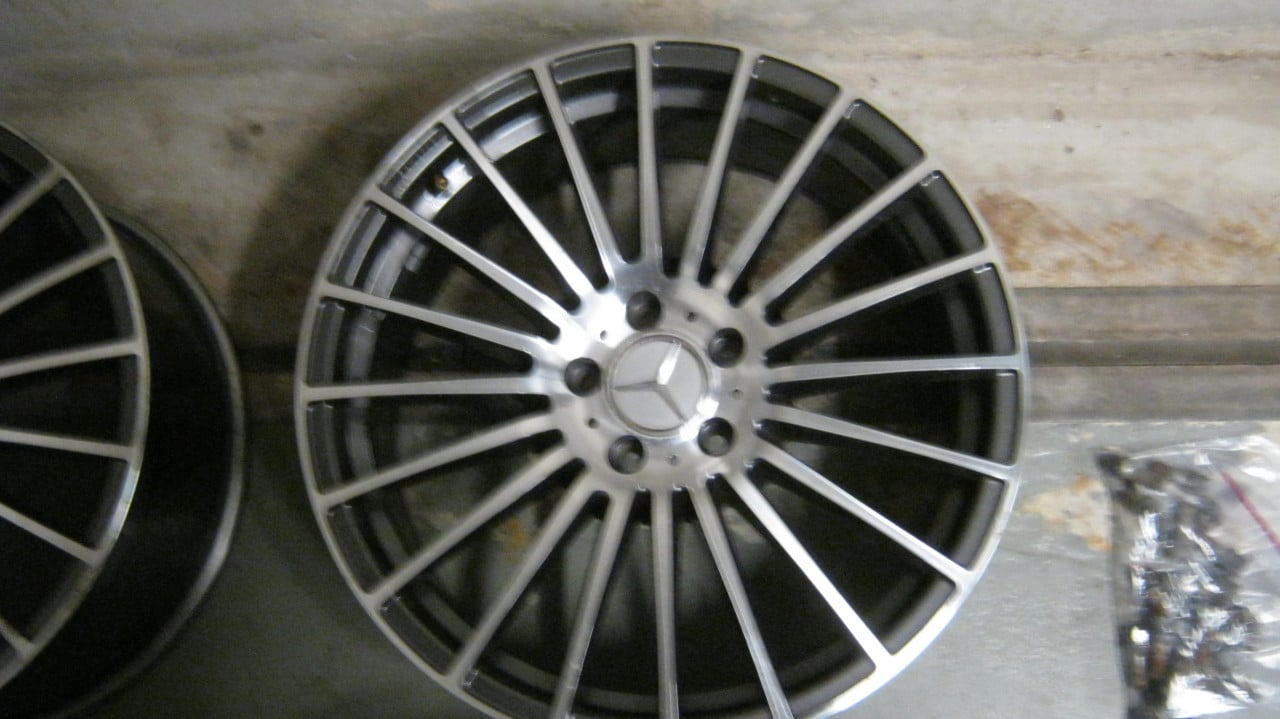 TE KOOP OP KNAP VELGEN VOOR MERCEDES 19 INCH DOE EEN BOD