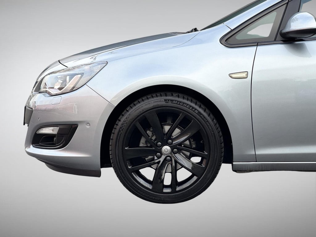 Opel Astra 1.4 turbo sport + nl-auto, afneembare trekhaak!