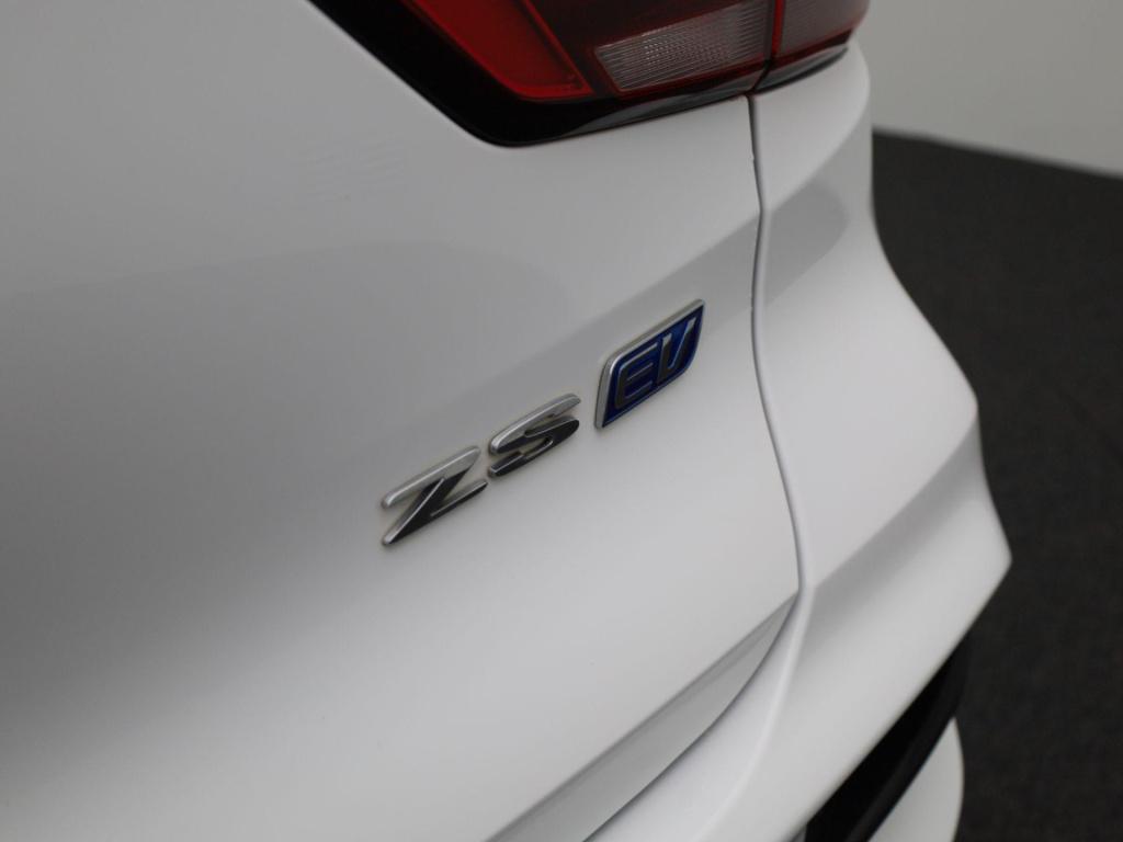 MG ZS standard range 51 kwh comfort