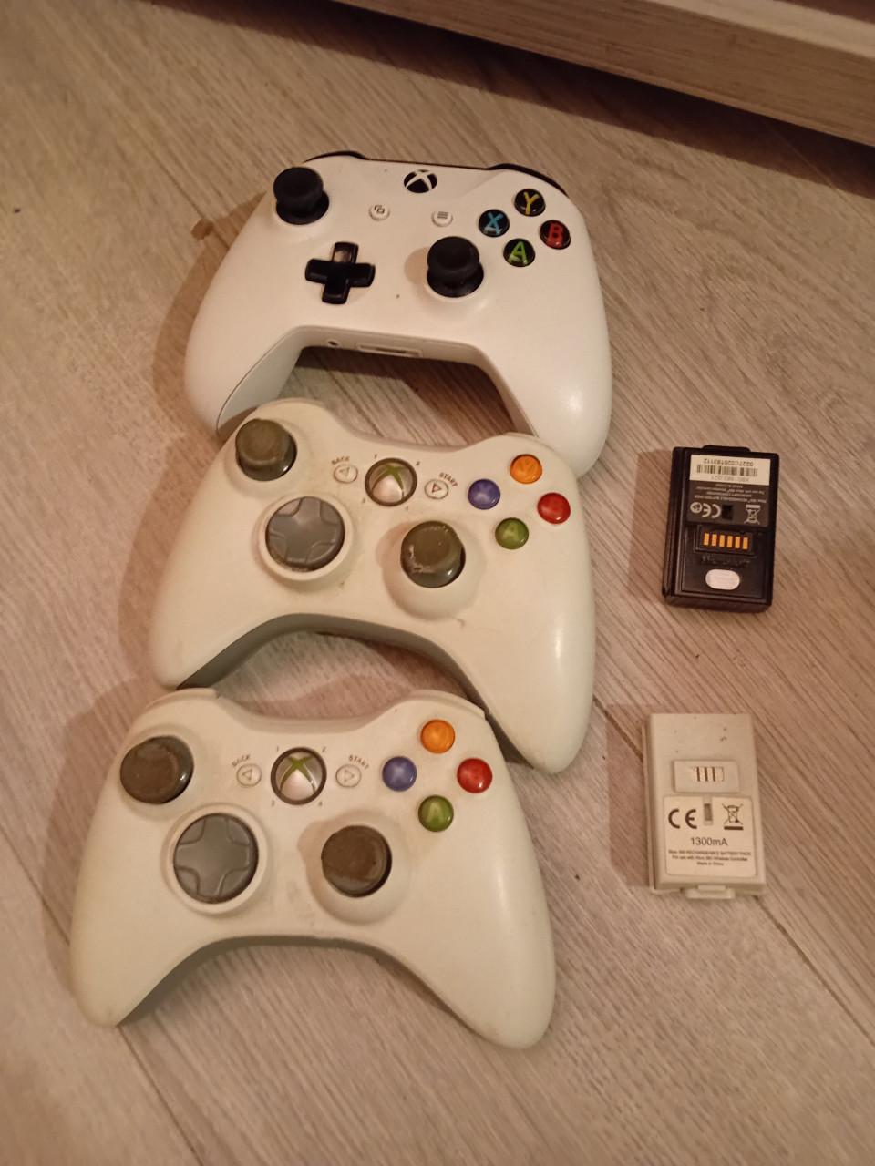 Xbox 360 met 3 controllers