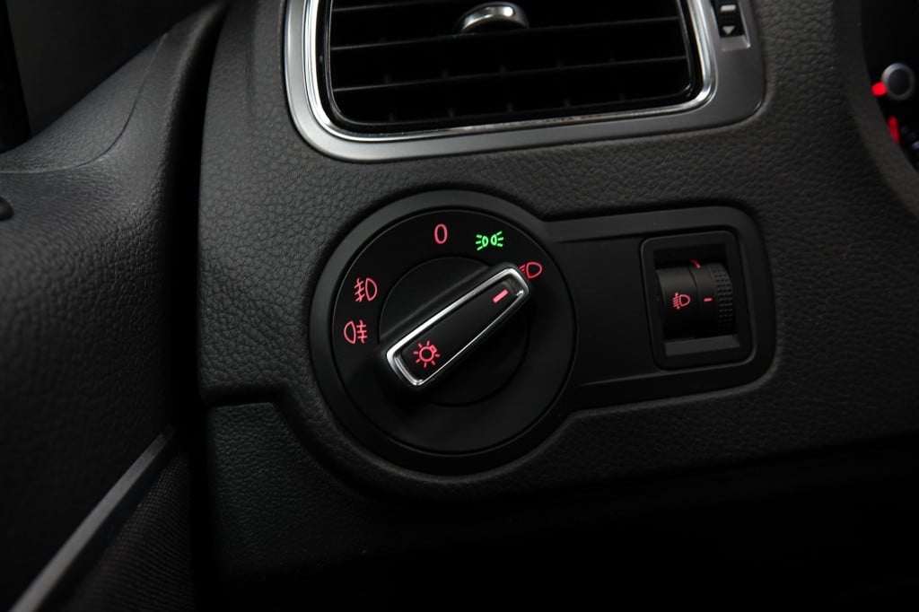 Volkswagen Polo 1.0 trendline | pdc | airco | navi | 17" |