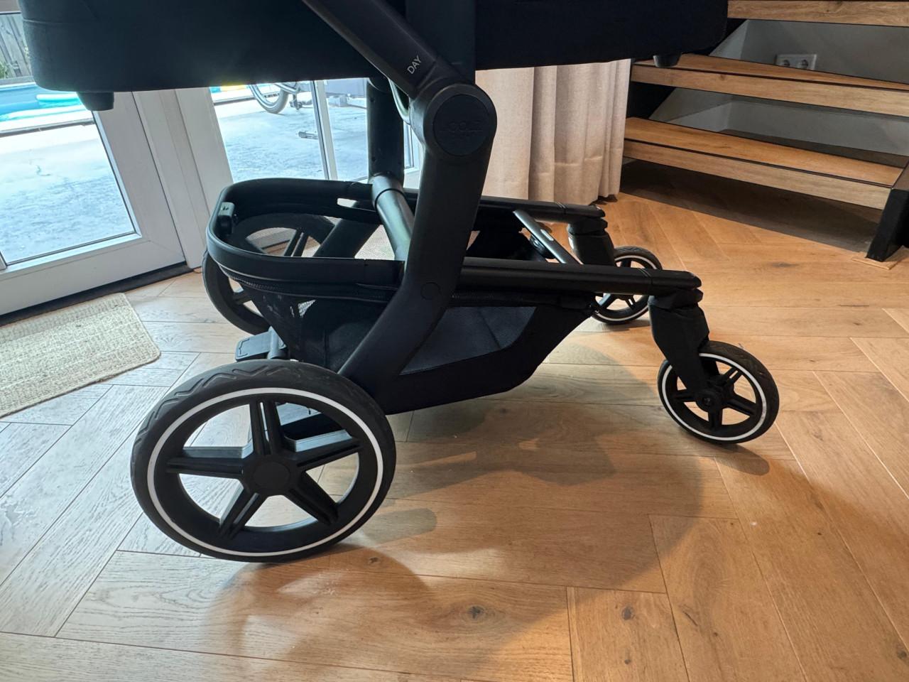 Joolz day 5-in-1, iso fix base, maxi cosi adapters + tas