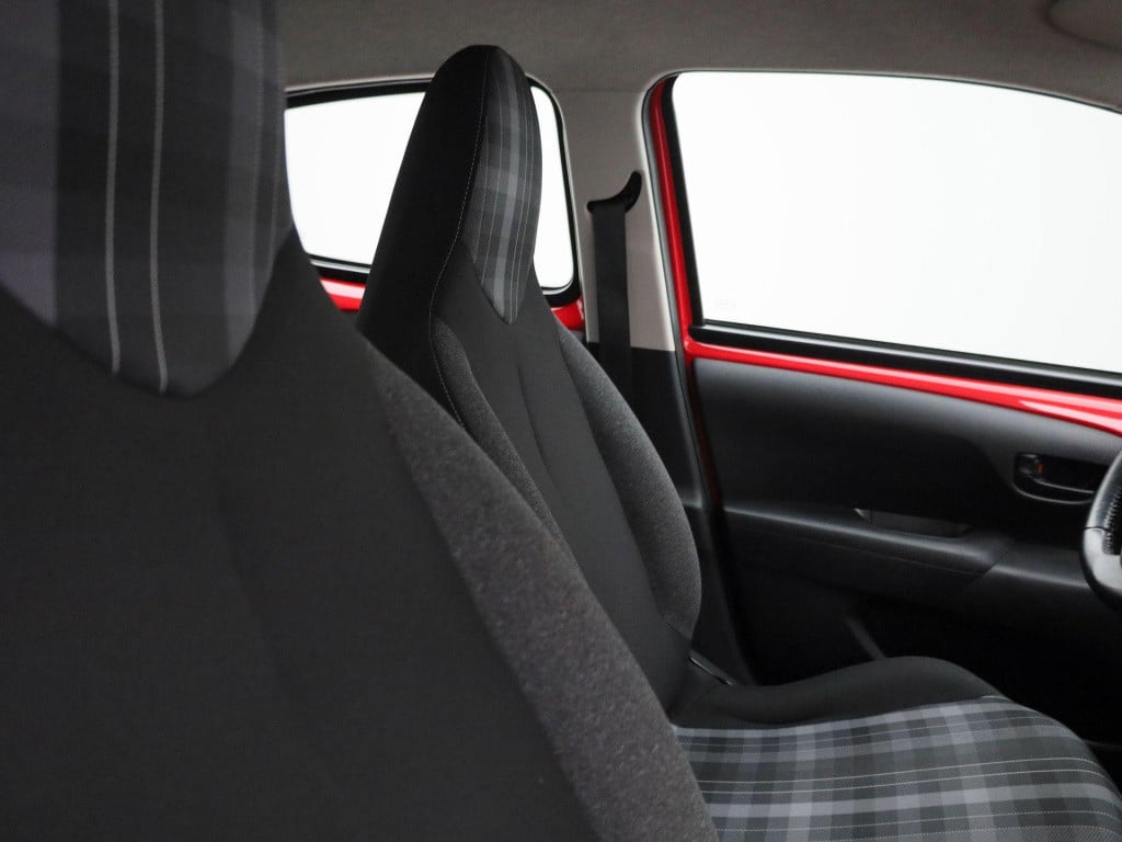 Peugeot 108 1.0 e-vti active | automaat | airco | elektrische ramen | mistl