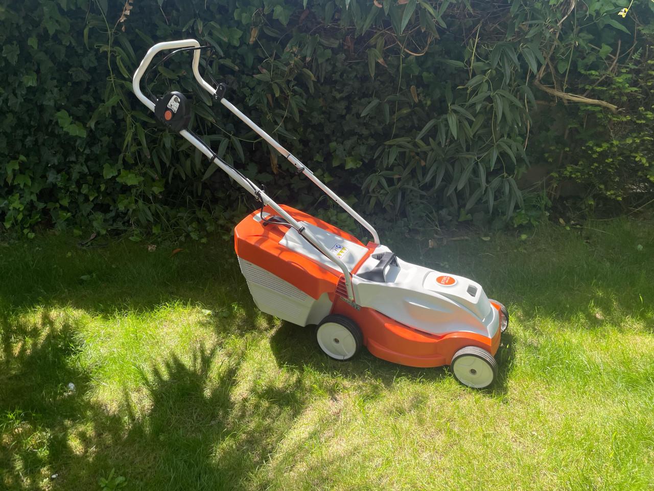 Stihl Grasmaaier (RMA 235)