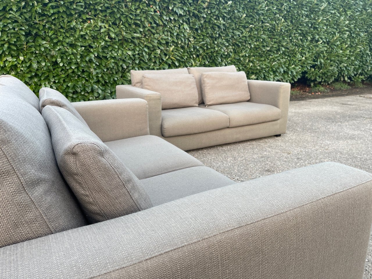 GRATIS LEVERING HEEL NL Taupe VIP 2x 2,5zits Stoffen Bankstel