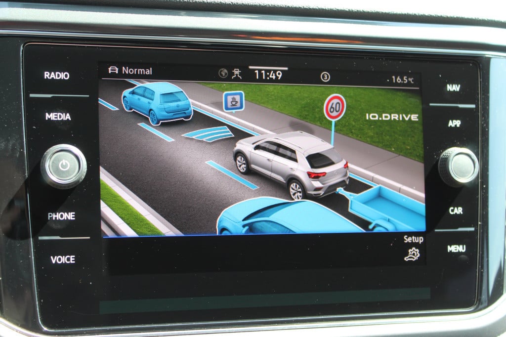 Volkswagen T-roc 1.5 tsi r-line | acc | navi | camera | dsg | trekhaak