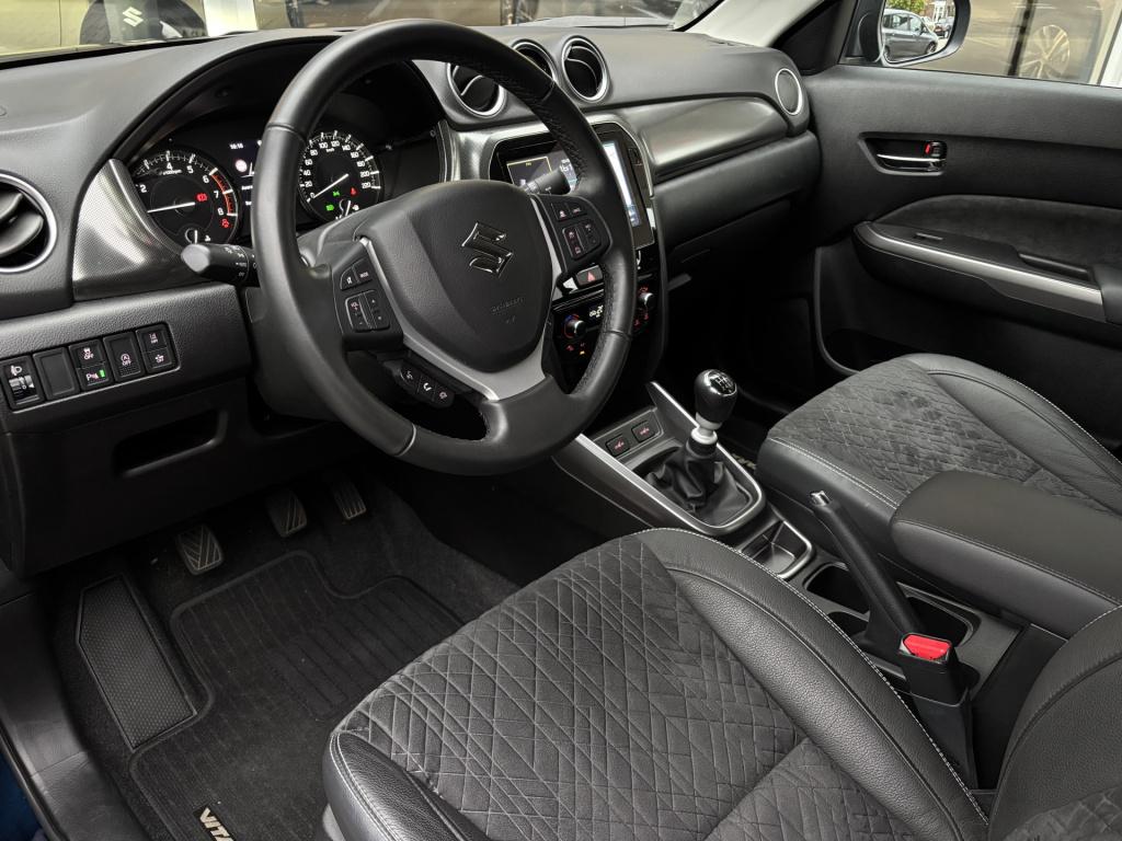 Suzuki Vitara 1.4 boosterjet style smart hybrid