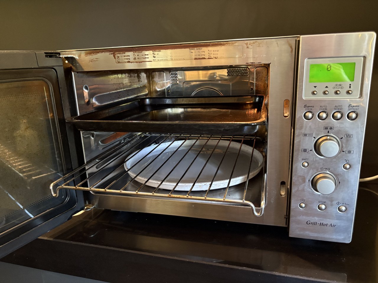 Sharp R-93ST AA,  Combi grill oven magnetron 40(!) liter!