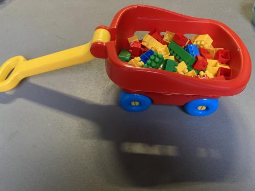 Leuke blokkenkar met 72 blokken