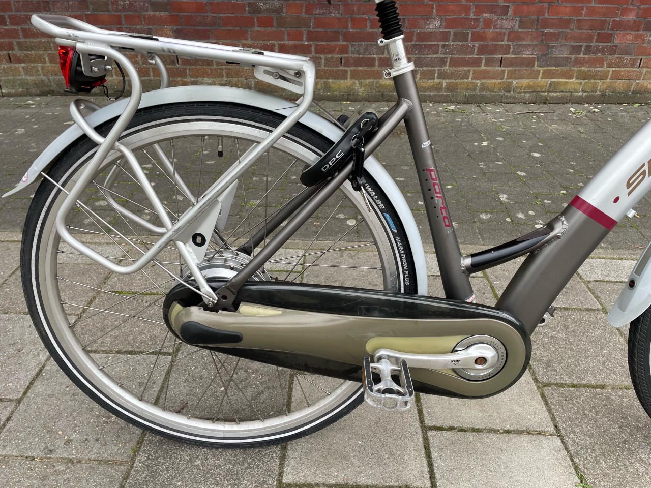 Elektrische damesfiets.
