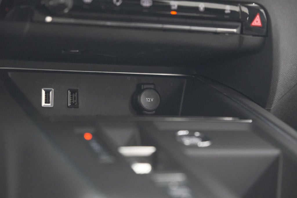 Citroen C5 Aircross 1.2 hybrid 136 e-dcs7 plus | camera | navigatie | parke