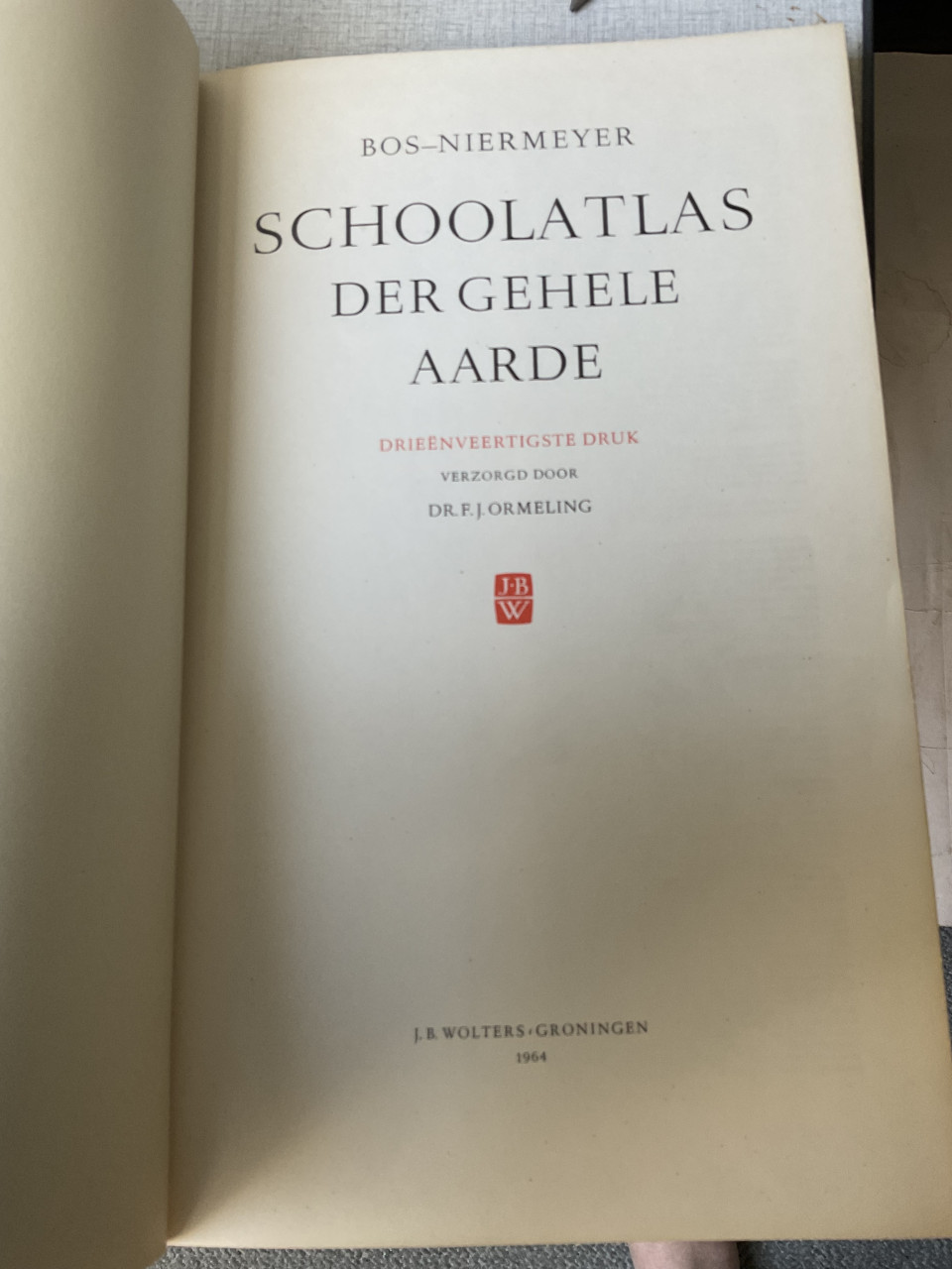 Complete Atlas  (met register) der gehele aarde uit 1964