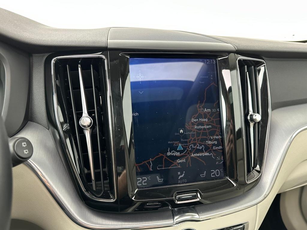 Volvo XC60 t8 390pk recharge momentum|