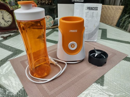 Prima werkende blender.  Voor het maken van sapjes in een drinkfles.