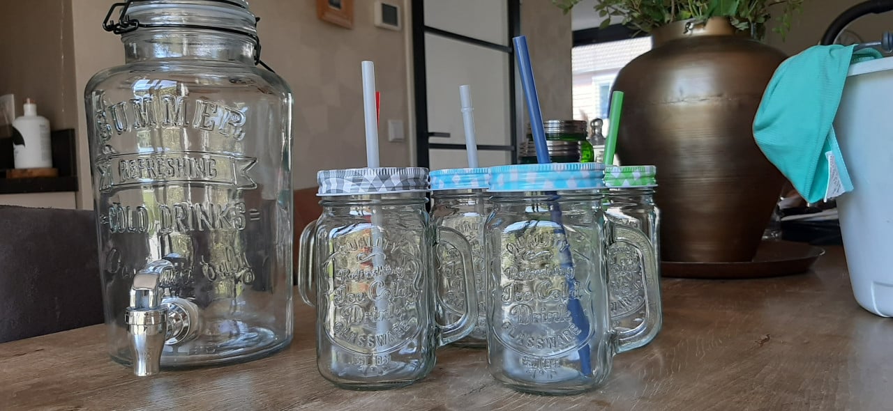 Limonade/watertap + 5 bekers