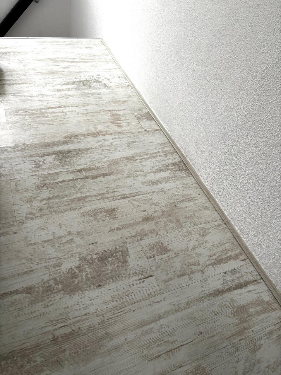 Laminaatvloer +/- 70 m2