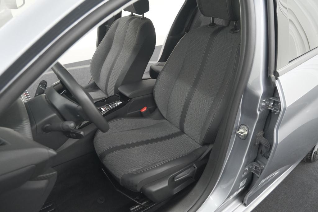 Peugeot 208 puretech 100 allure | apple carplay | parkeersensoren | climate