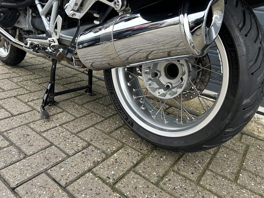 BMW R1200R Classic bj. 2012 met maar 29 dkm, kofferset etc. Topper! €7250,-