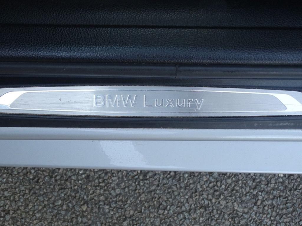 BMW 3-serie 316i executive sport automaat | bi-xenon | afn. trekhaak