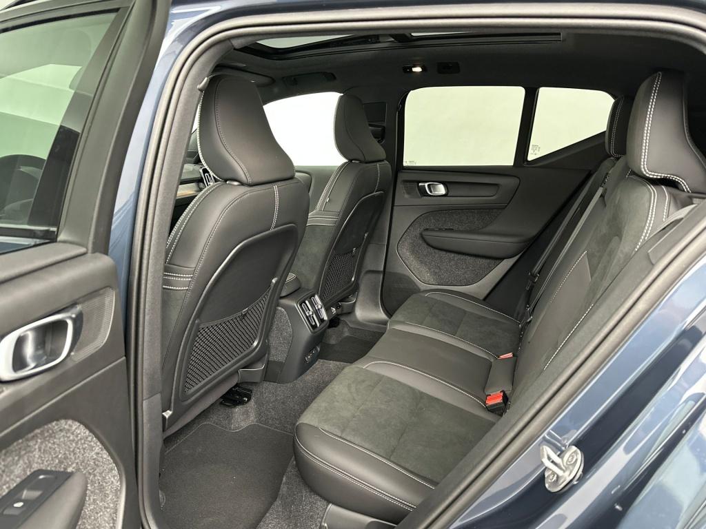 Volvo Ex40 extended range ultra black edition
