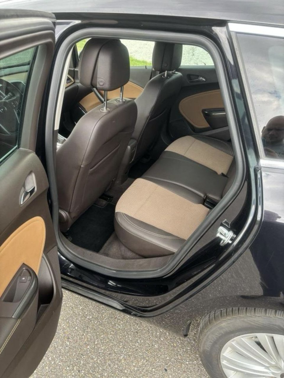 Luxe Opel Astra 1.6 Turbo Sports Tourer Automaat