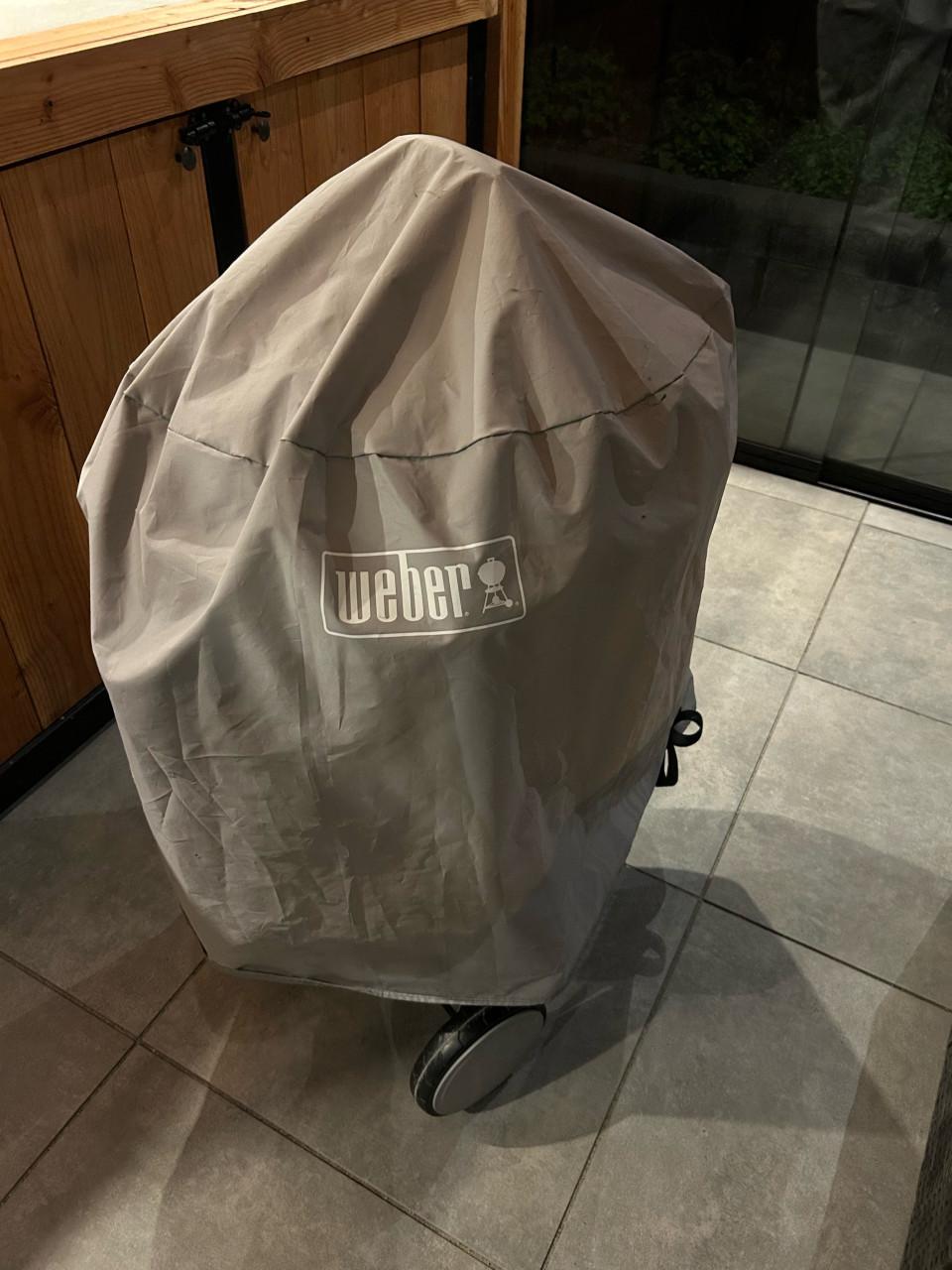 Weber Mastertouch 57cm + Veel extra's (o.a. nieuwe pizzasteen)