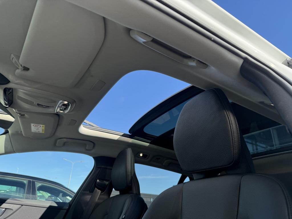 Volvo V60 t6 340pk recharge r-design| full options! trekhaak