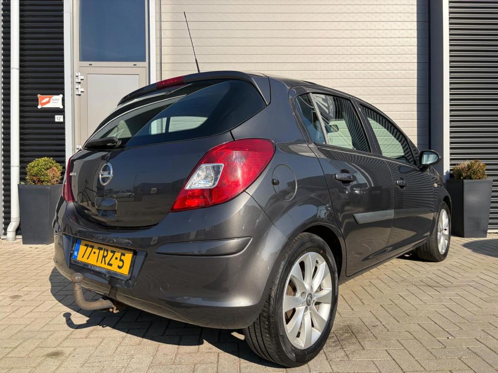Opel Corsa 1.2-16v anniversary edition