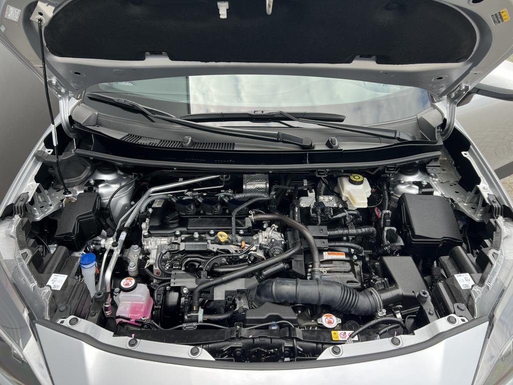 Toyota Yaris Cross 1.5 hybrid dynamic | all-seasonbanden | comfort pack