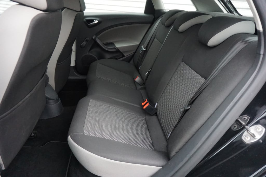 Seat Ibiza st 1.0 ecotsi style connect automaat - airco / navi / cruise / p