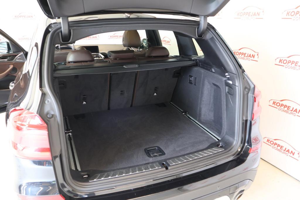 BMW X3 xdrive20i high executive nl auto, pano, trekhaak, stoelverw, led, el