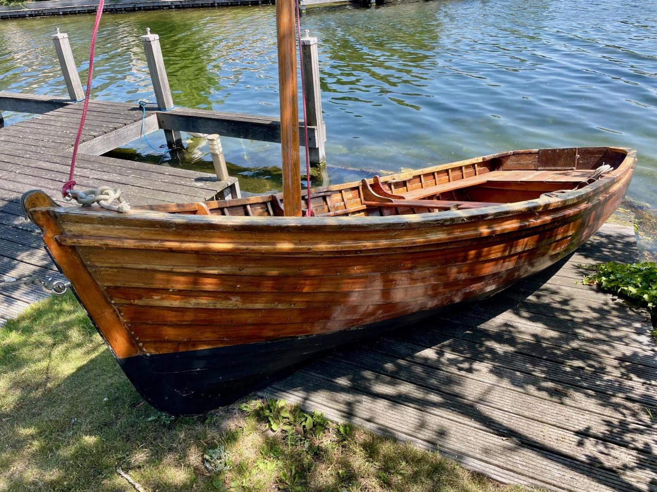 Zeil – roeiboot met Loggertuig