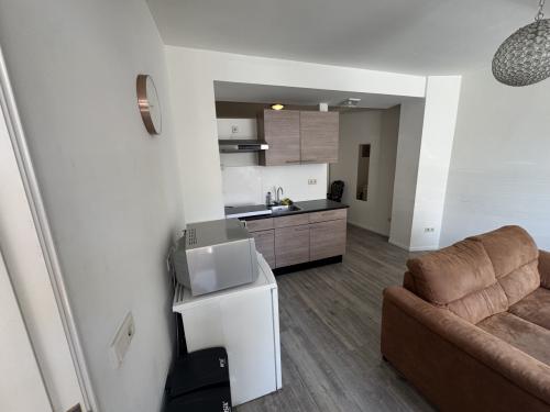 Per 1 augustus te huur: Nette studio in hartje Middelburg | Studio for rent