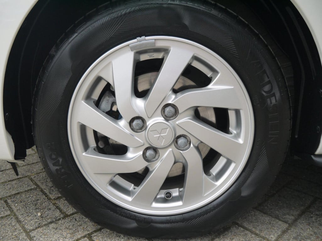 Mitsubishi Space Star 1.0 intense
