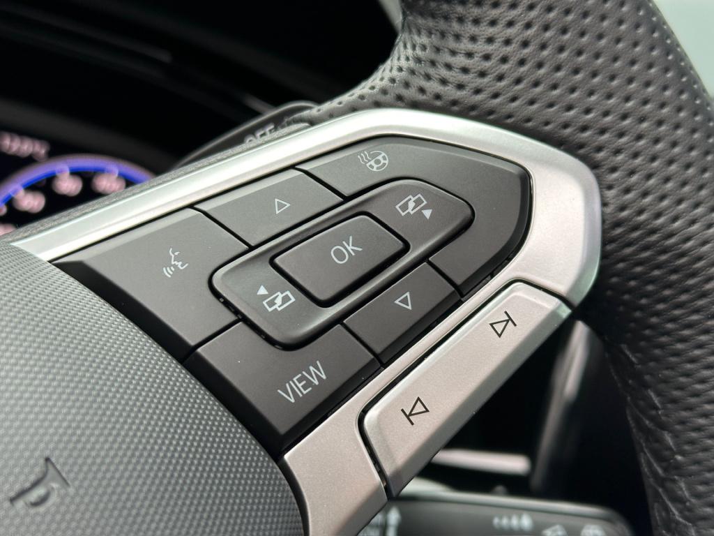 Volkswagen T-roc 1.5 tsi r-line | black style | panoramadak | 19 inch | cam