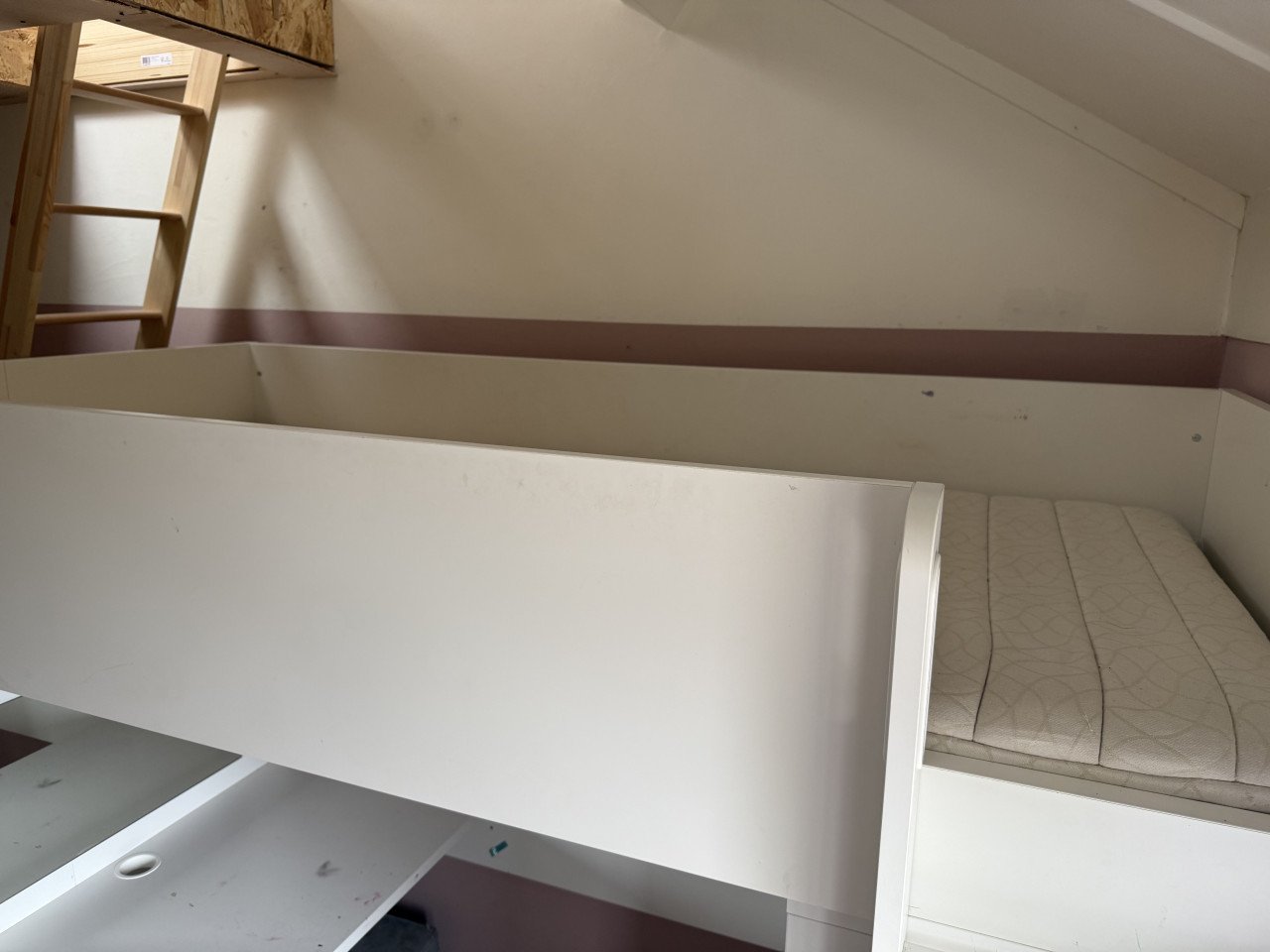 Ikea Stuva/Smastad Hoogslaper met bureau