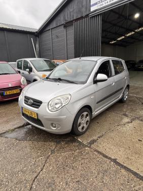Kia picanto lage km jaar apk