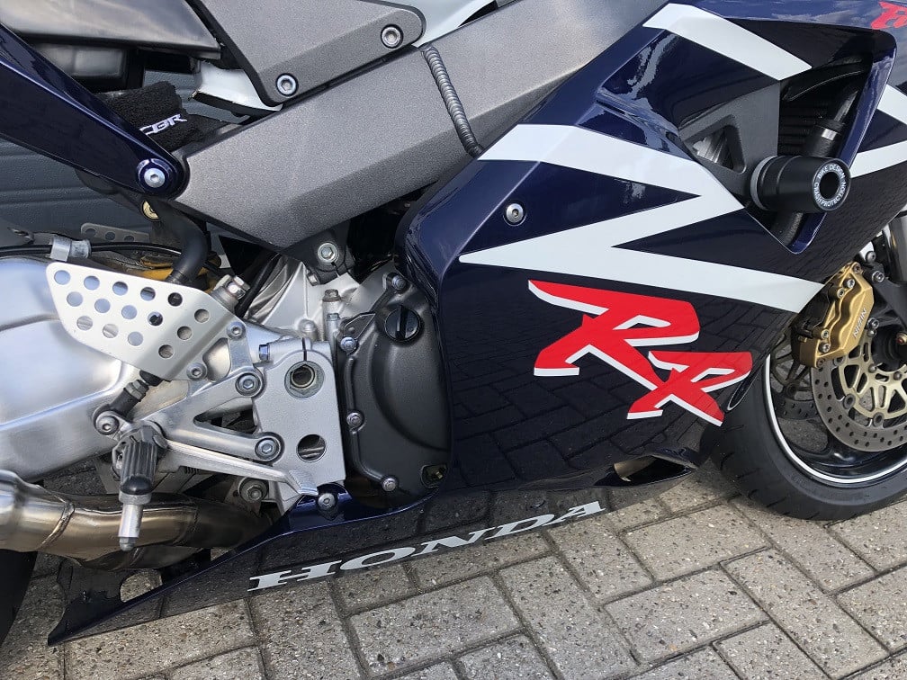 Honda CBR954RR Fireblade uit 2002 met 39 dkm, nieuwstaat! div extra's €3750