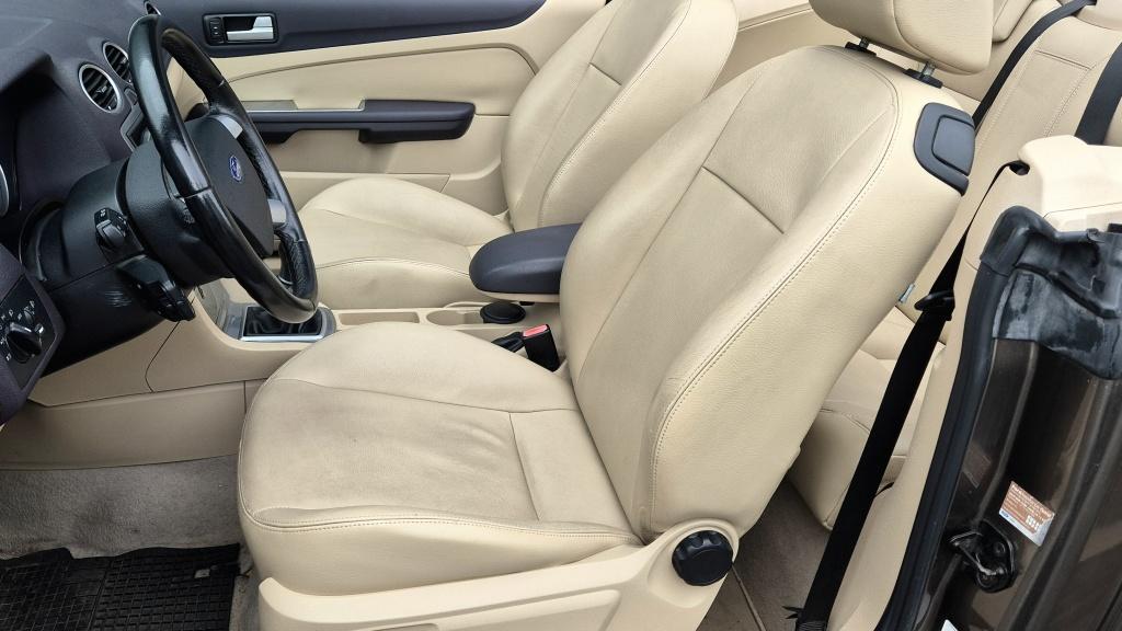 Ford Focus coupé-cabriolet | airco | sto 2.0-16v titanium