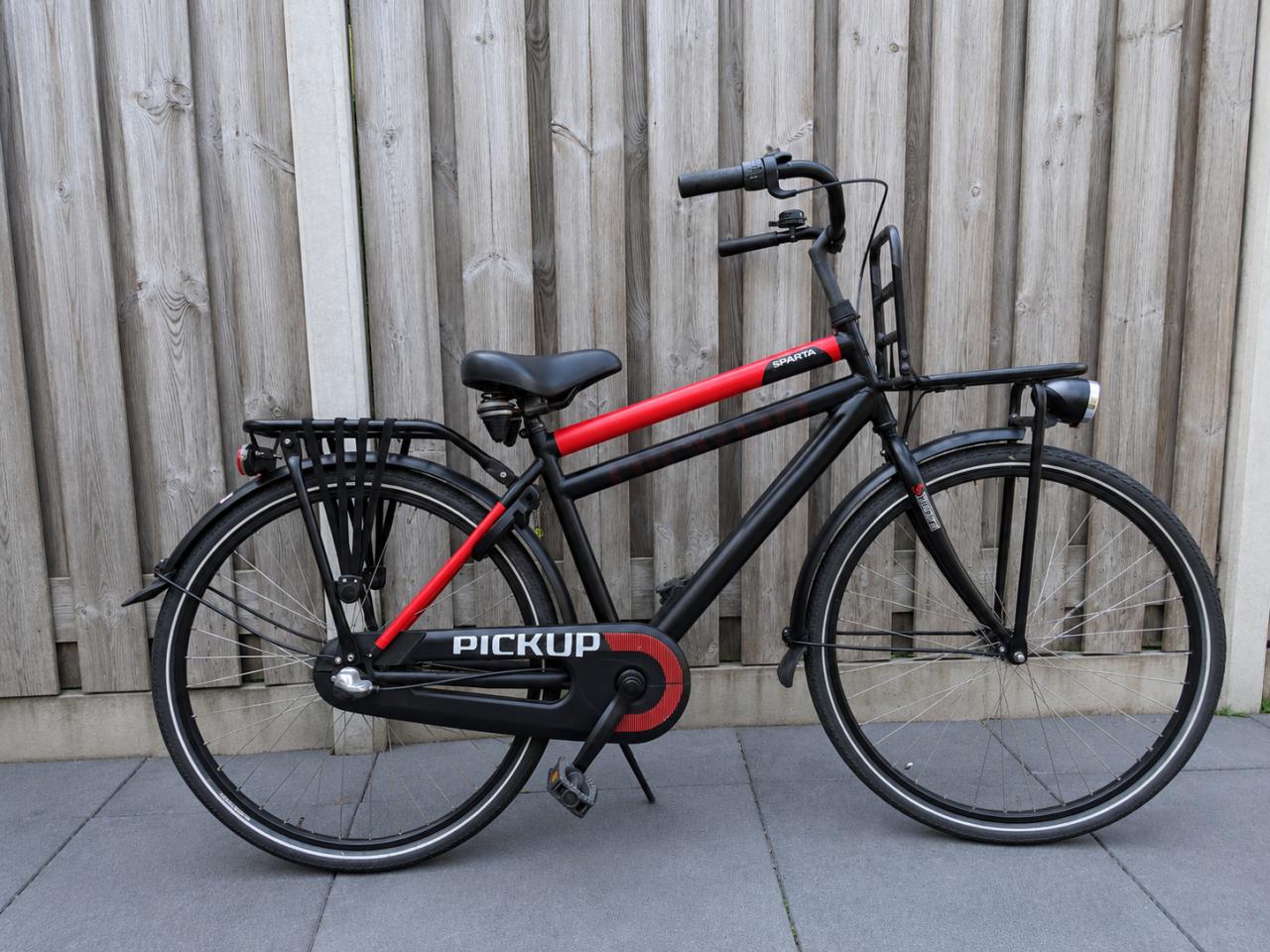 🚲 Sparta Pick-Up Transportfiets – 26 inch | Zwart/Rood ❤️🖤
